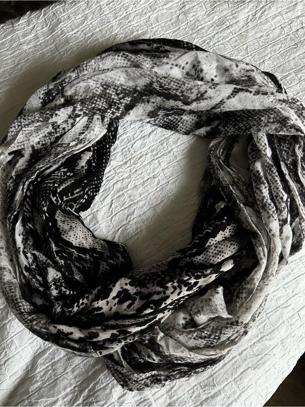 Express Animal Print Infinity Scarf Black Gray Early 2010s Lightweight OS